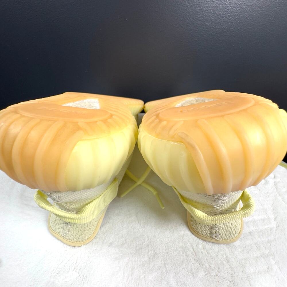 adidas Yeezy Boost 350 V2 “Butter” – F36980 | 10.5M - Picture 8 of 16